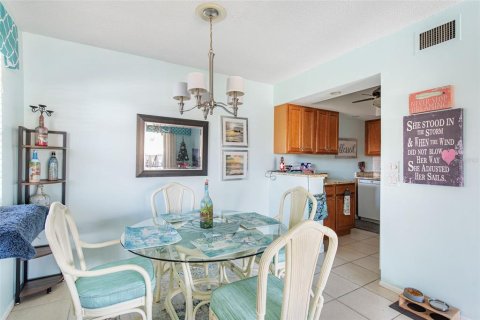 Condo in Rotonda, Florida, 1 bedroom  № 1561675 - photo 9