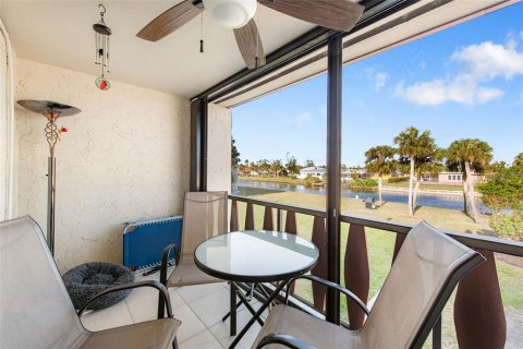 Condo in Rotonda, Florida, 1 bedroom  № 1561675 - photo 17