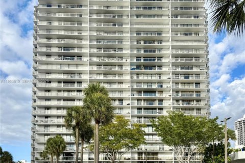 Кондоминиум с 2 спальнями в Авентура, Флорида № 2009931