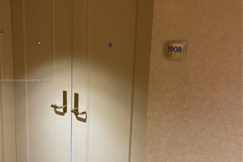 Снять в аренду кондоминиум в Майами-Бич, Флорида 2 спальни, 173.73м2, № 1940281 - фото 5