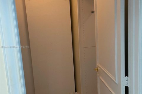 Снять в аренду кондоминиум в Майами-Бич, Флорида 2 спальни, 173.73м2, № 1940281 - фото 14