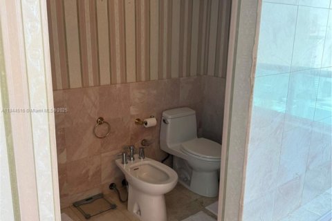 Снять в аренду кондоминиум в Майами-Бич, Флорида 2 спальни, 173.73м2, № 1940281 - фото 17
