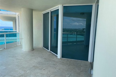 Снять в аренду кондоминиум в Майами-Бич, Флорида 2 спальни, 173.73м2, № 1940281 - фото 30