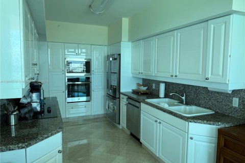 Снять в аренду кондоминиум в Майами-Бич, Флорида 2 спальни, 173.73м2, № 1940281 - фото 9