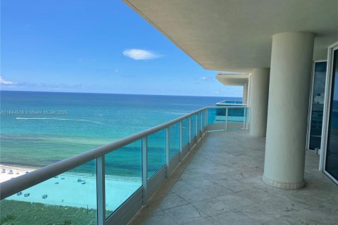 Снять в аренду кондоминиум в Майами-Бич, Флорида 2 спальни, 173.73м2, № 1940281 - фото 28