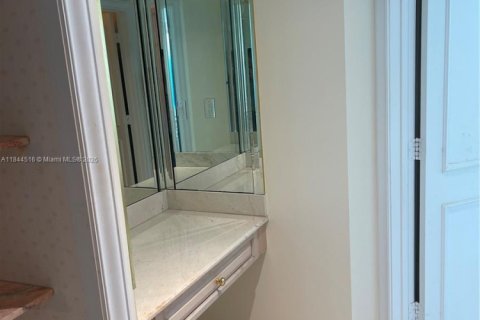 Снять в аренду кондоминиум в Майами-Бич, Флорида 2 спальни, 173.73м2, № 1940281 - фото 15