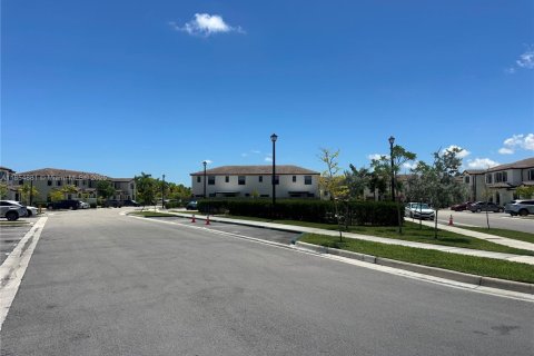 Townhouse in Cutler Bay, Florida 3 bedrooms, 126.53 sq.m. № 1890429 - photo 23