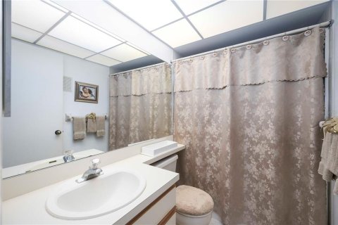 Condo in Bradenton, Florida, 2 bedrooms  № 1550313 - photo 24