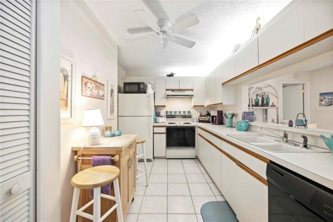 Condo in Bradenton, Florida, 2 bedrooms  № 1550313 - photo 10