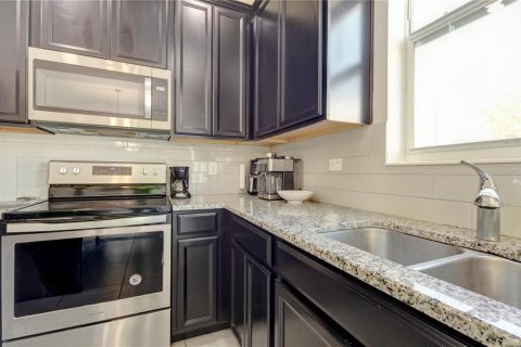 Townhouse in Orlando, Florida 3 bedrooms, 145.95 sq.m. № 2235490 - photo 11
