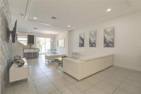 Townhouse in Orlando, Florida 3 bedrooms, 145.95 sq.m. № 2235490 - photo 5