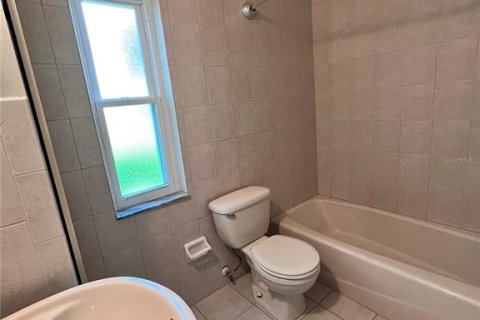 Casa en alquiler en Orlando, Florida, 2 dormitorios, 101.64 m2 № 1918434 - foto 14