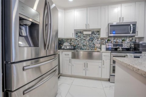 Villa ou maison à vendre à Saint Petersburg, Floride: 3 chambres, 138.33 m2 № 2424105 - photo 5
