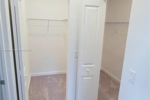 Townhouse in Coral Springs, Florida 4 bedrooms, 157.19 sq.m. № 1887946 - photo 16