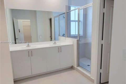 Townhouse in Coral Springs, Florida 4 bedrooms, 157.19 sq.m. № 1887946 - photo 17