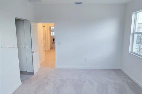 Townhouse in Coral Springs, Florida 4 bedrooms, 157.19 sq.m. № 1887946 - photo 12
