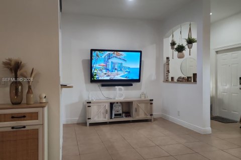 Touwnhouse à vendre à Miramar, Floride: 3 chambres, 151.24 m2 № 2066132 - photo 3