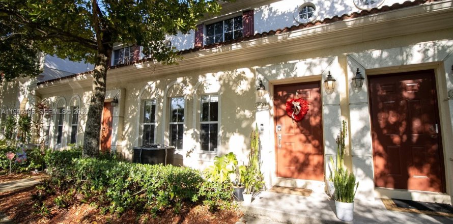 Touwnhouse à Miramar, Floride 3 chambres, 151.24 m2 № 2066132