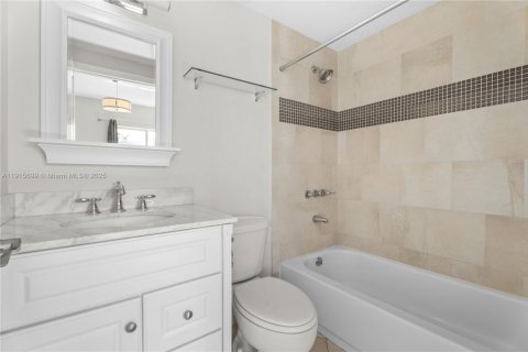 Купить таунхаус в Майами-Бич, Флорида 3 спальни, 132.85м2, № 2082483 - фото 13