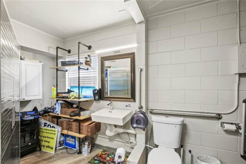 Купить коммерческую недвижимость в Маунт-Дора, Флорида 265.14м2, № 1437939 - фото 20