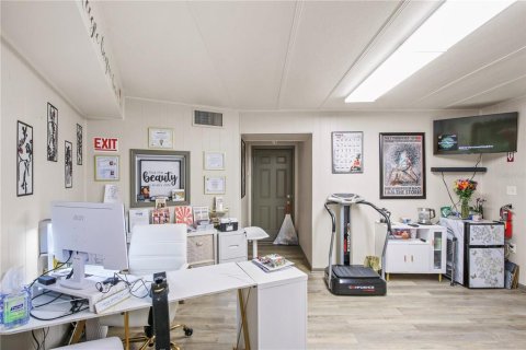 Купить коммерческую недвижимость в Маунт-Дора, Флорида 265.14м2, № 1437939 - фото 18