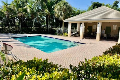 Touwnhouse à vendre à Plantation, Floride: 2 chambres, 118.91 m2 № 2246256 - photo 17