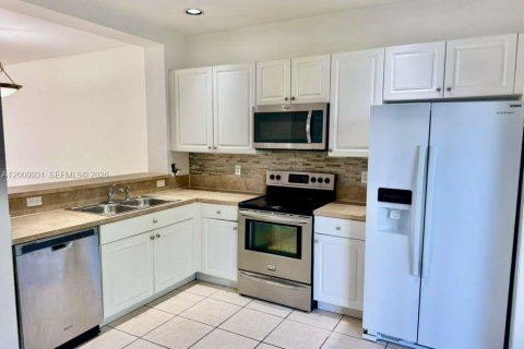 Touwnhouse à vendre à Plantation, Floride: 2 chambres, 118.91 m2 № 2246256 - photo 5