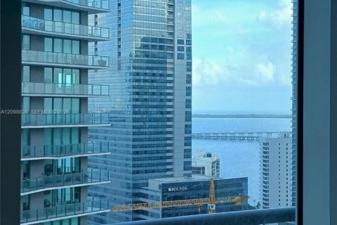 Condo in Miami, Florida, 2 bedrooms  № 2399681 - photo 13