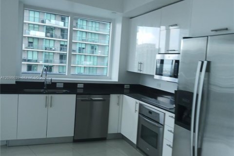 Condo in Miami, Florida, 2 bedrooms  № 2399681 - photo 8