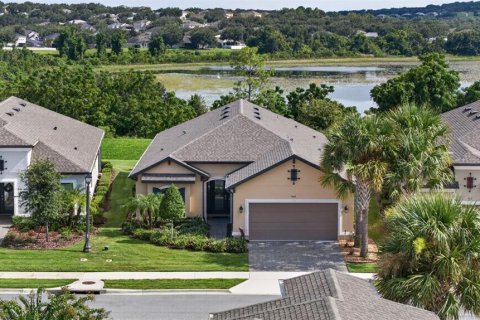 House in Clermont, Florida 3 bedrooms, 222.59 sq.m. № 2299900 - photo 3