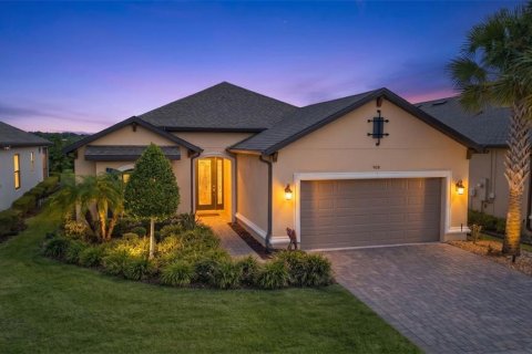 House in Clermont, Florida 3 bedrooms, 222.59 sq.m. № 2299900 - photo 2