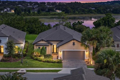 House in Clermont, Florida 3 bedrooms, 222.59 sq.m. № 2299900 - photo 4