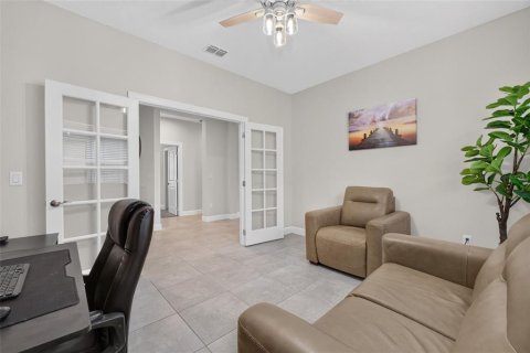 House in Clermont, Florida 3 bedrooms, 222.59 sq.m. № 2299900 - photo 21