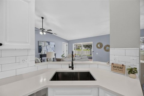 House in Wesley Chapel, Florida 3 bedrooms, 139.82 sq.m. № 2349447 - photo 26