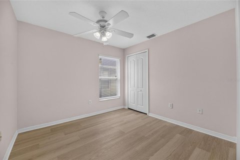 House in Wesley Chapel, Florida 3 bedrooms, 139.82 sq.m. № 2349447 - photo 11