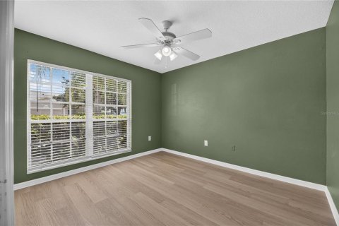 House in Wesley Chapel, Florida 3 bedrooms, 139.82 sq.m. № 2349447 - photo 8