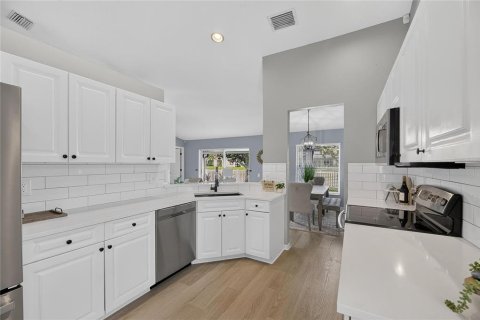 House in Wesley Chapel, Florida 3 bedrooms, 139.82 sq.m. № 2349447 - photo 23