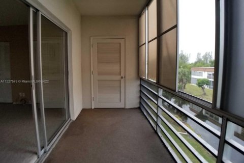 Condo in Lake Worth, Florida, 1 bedroom  № 1937733 - photo 22
