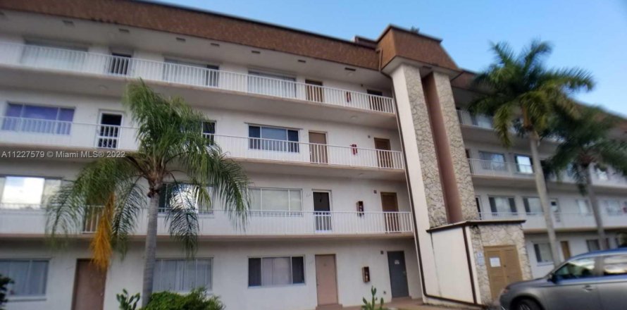 Condominio en Lake Worth, Florida, 1 dormitorio № 1937733