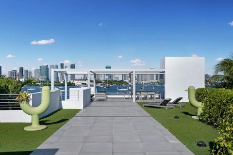 House in Miami Beach, Florida 6 bedrooms, 544.69 sq.m. № 1952650 - photo 14