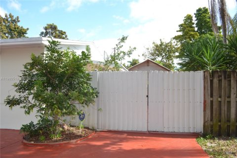 Casa en venta en Cutler Bay, Florida, 3 dormitorios, 144.46 m2 № 2045006 - foto 5