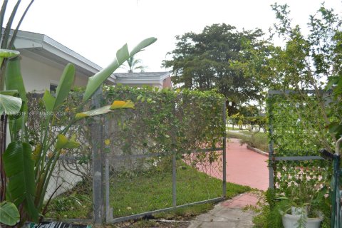 Casa en venta en Cutler Bay, Florida, 3 dormitorios, 144.46 m2 № 2045006 - foto 3