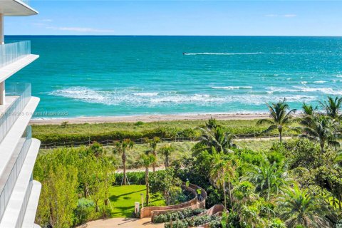 Copropriété à vendre à Surfside, Floride: 3 chambres, 303.33 m2 № 1950754 - photo 4
