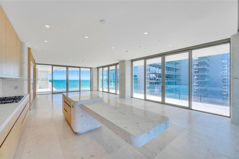 Copropriété à vendre à Surfside, Floride: 3 chambres, 303.33 m2 № 1950754 - photo 6