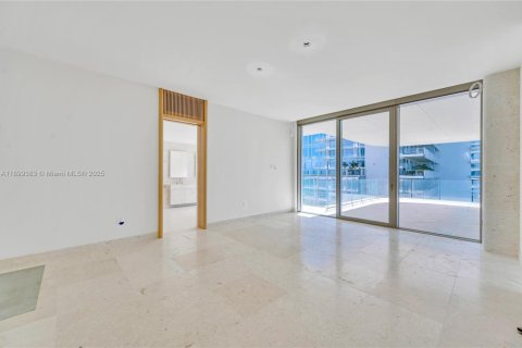 Copropriété à vendre à Surfside, Floride: 3 chambres, 303.33 m2 № 1950754 - photo 8