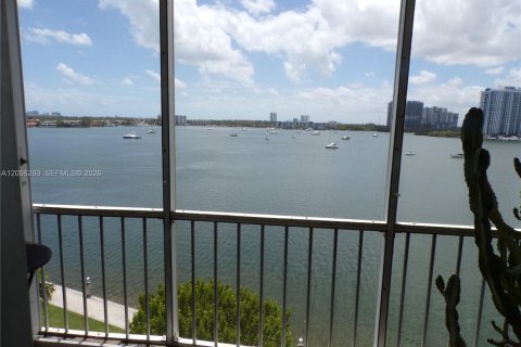 Купить кондоминиум в Авентура, Флорида 1 спальня, 71.35м2, № 2069452 - фото 3