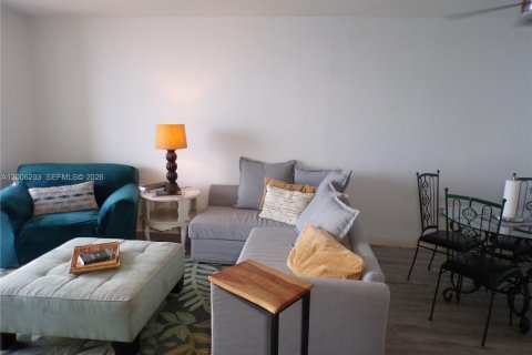 Купить кондоминиум в Авентура, Флорида 1 спальня, 71.35м2, № 2069452 - фото 13