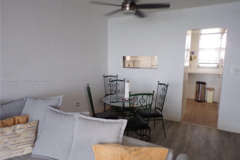 Купить кондоминиум в Авентура, Флорида 1 спальня, 71.35м2, № 2069452 - фото 15