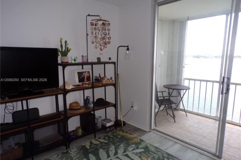 Купить кондоминиум в Авентура, Флорида 1 спальня, 71.35м2, № 2069452 - фото 21