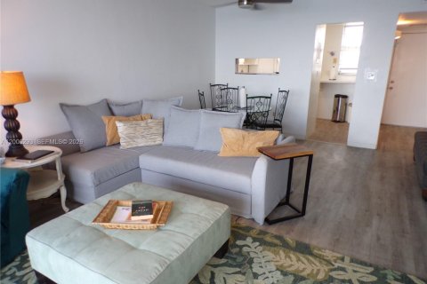 Купить кондоминиум в Авентура, Флорида 1 спальня, 71.35м2, № 2069452 - фото 17